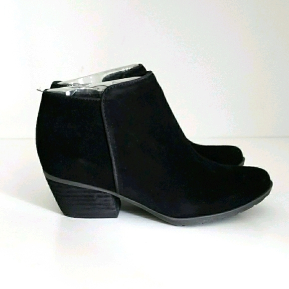 Blondo Villa Waterproof Suede Ankle Boots - Picture 3 of 8